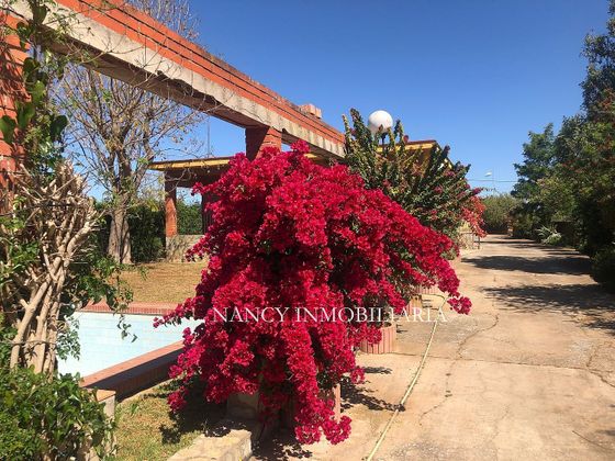 Foto 1 de Xalet en venda a calle El Pinar de 4 habitacions amb piscina i jardí