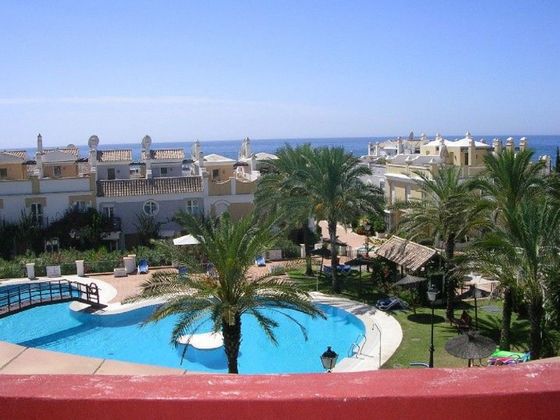 Foto 1 de Casa adosada en alquiler en Los Monteros - Bahía de Marbella de 3 habitaciones con terraza y piscina