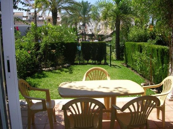 Foto 2 de Casa adossada en lloguer a Los Monteros - Bahía de Marbella de 3 habitacions amb terrassa i piscina