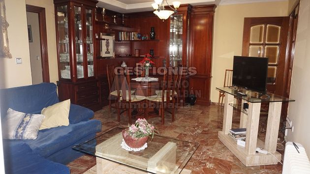 Foto 1 de Pis en lloguer a Angustias - Chana - Encina de 3 habitacions amb mobles i balcó