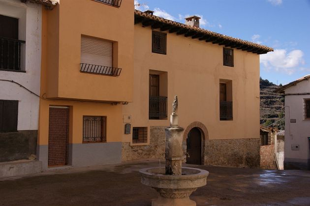 Foto 1 de Casa en venta en Castellote de 16 habitaciones con terraza y jardín