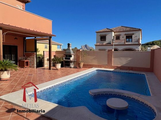 Foto 1 de Xalet en venda a Casco Histórico de 4 habitacions amb terrassa i piscina