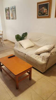 Foto 2 de Piso en alquiler en calle Virgen de Losar de 2 habitaciones con terraza y muebles