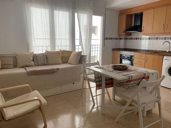 Foto 2 de Alquiler de piso en calle Camelia de 2 habitaciones con muebles y aire acondicionado
