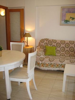 Foto 2 de Pis en lloguer a Las Islas de 3 habitacions amb terrassa i mobles