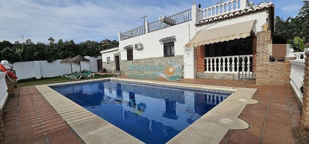 Foto 1 de Casa rural en venta en Centro - Nerja de 2 habitaciones con piscina y jardín