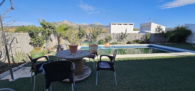 Foto 1 de Casa en venta en Casabermeja de 3 habitaciones con terraza y piscina