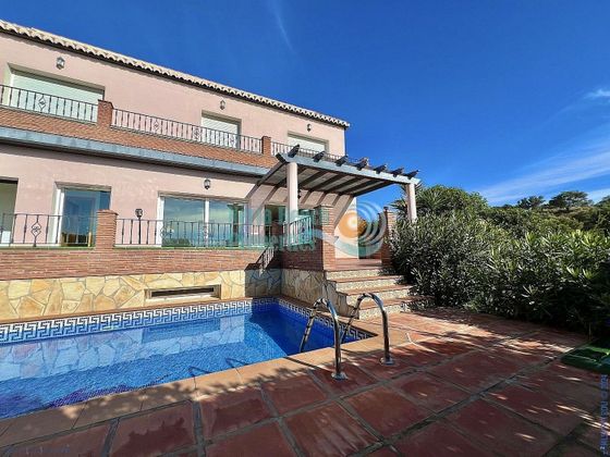 Foto 2 de Casa en venta en Benajarafe – Almayate de 6 habitaciones con terraza y piscina