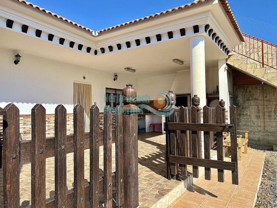 Foto 2 de Casa rural en venda a Benajarafe – Almayate de 3 habitacions amb jardí