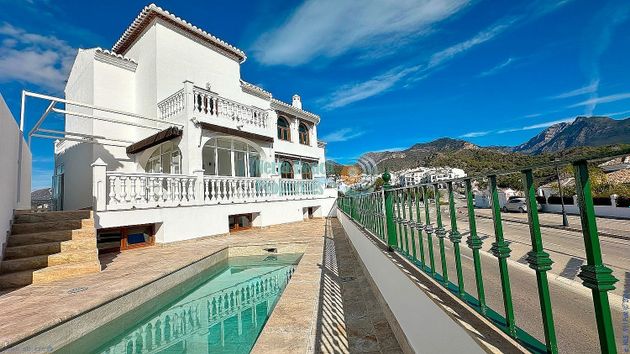 Foto 2 de Casa en venta en Frigiliana de 5 habitaciones con terraza y piscina