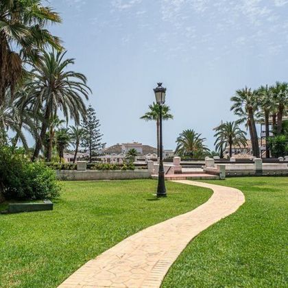 Foto 2 de Pis en venda a El Higueral - La Merced de 2 habitacions amb terrassa i piscina