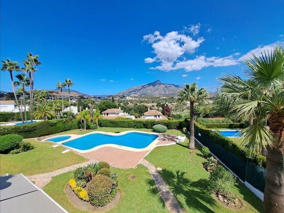 Foto 1 de Casa en venda a Los Naranjos - Las Brisas de 2 habitacions amb terrassa i piscina