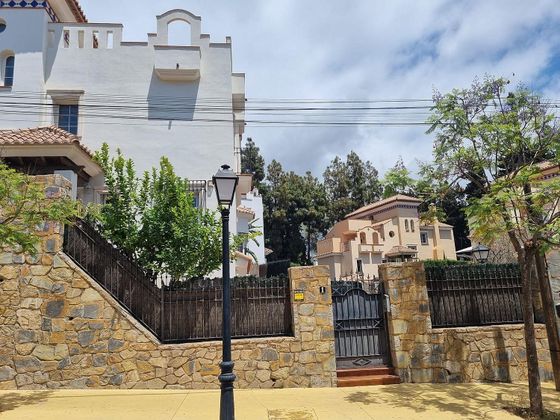 Foto 1 de Casa en alquiler en El Higueral - La Merced de 6 habitaciones con terraza y piscina