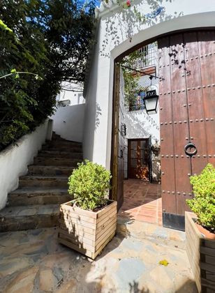 Foto 1 de Venta de chalet en Lomas de Marbella Club - Puente Romano de 2 habitaciones con terraza y piscina