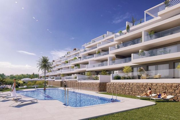 Foto 1 de Piso en venta en San Luis de Sabinillas de 4 habitaciones con terraza y piscina