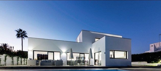 Foto 2 de Chalet en alquiler en Nueva Alcántara de 5 habitaciones con terraza y piscina