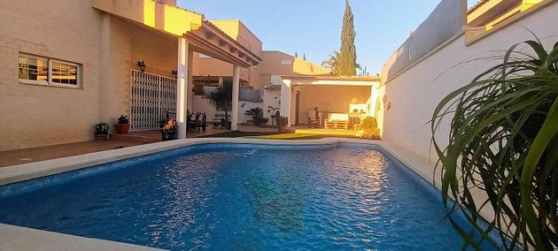 Foto 1 de Xalet en venda a La Alcayna de 4 habitacions amb terrassa i piscina