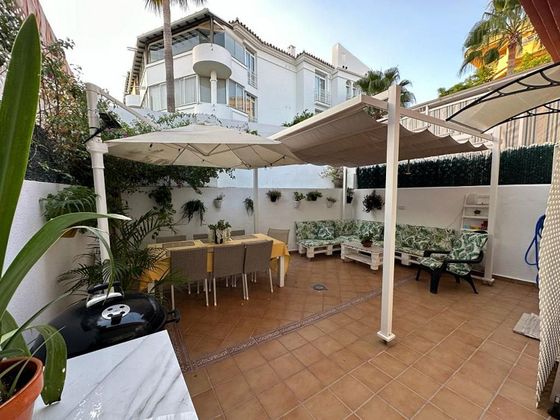 Foto 1 de Casa adossada en venda a Los Pacos de 3 habitacions amb terrassa i piscina