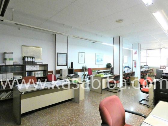 Foto 1 de Alquiler de oficina en avenida De Pérez Galdós con aire acondicionado