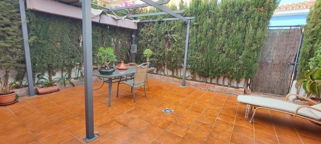 Foto 1 de Casa en venta en Nueva Andalucía centro de 3 habitaciones con terraza y piscina