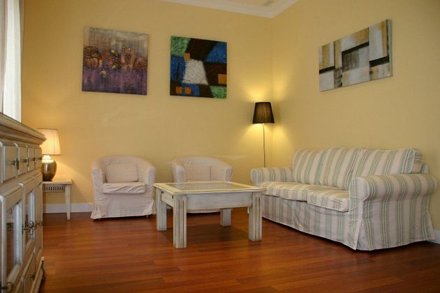 Foto 2 de Pis en lloguer a Centro Urbano de 2 habitacions amb terrassa i mobles