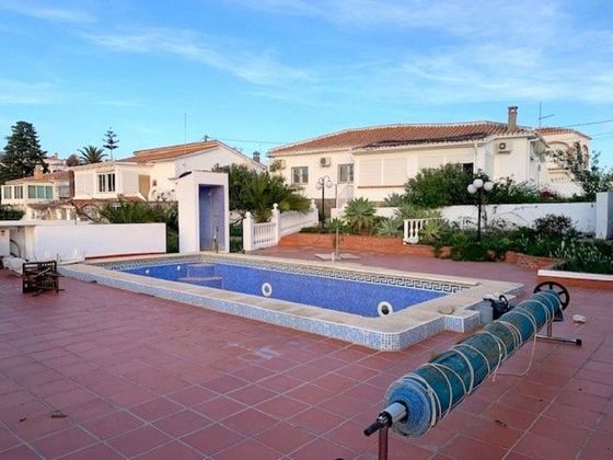 Foto 1 de Xalet en venda a urbanización Amberes de 3 habitacions amb terrassa i piscina