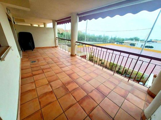 Foto 2 de Piso en venta en Centro Internacional de 2 habitaciones con terraza y piscina