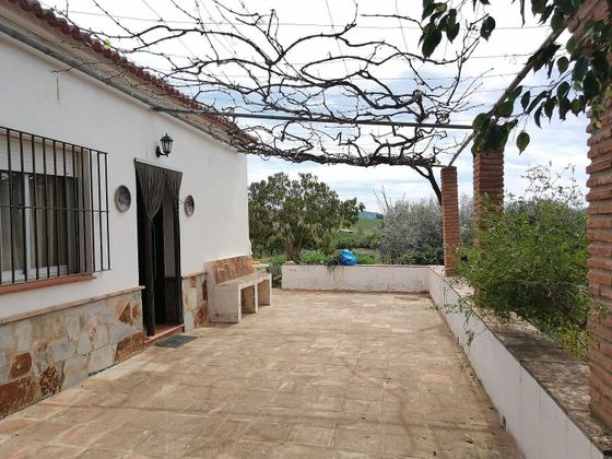 Foto 2 de Venta de casa rural en Álora de 4 habitaciones con terraza y jardín