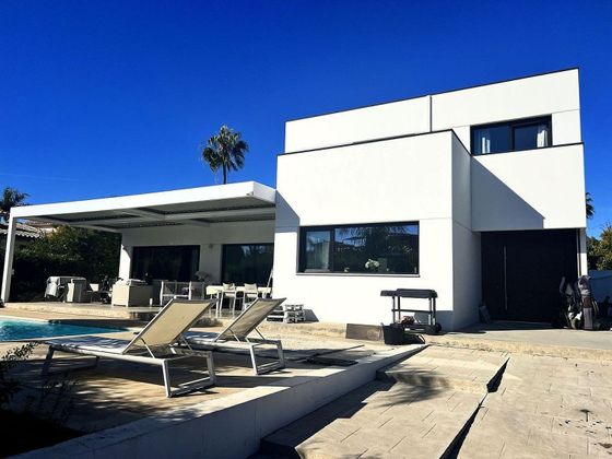 Foto 1 de Alquiler de chalet en urbanización Linda Vista Playa de 5 habitaciones con terraza y piscina