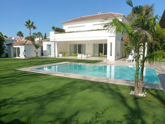Foto 1 de Xalet en lloguer a Paraíso - Atalaya- Benamara de 5 habitacions amb terrassa i piscina