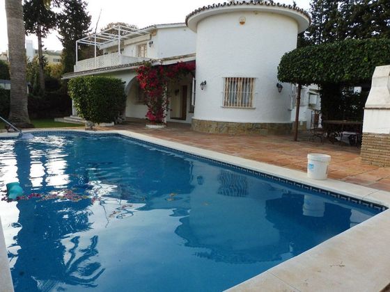 Foto 1 de Alquiler de chalet en calle De la Codorniz de 3 habitaciones con terraza y piscina