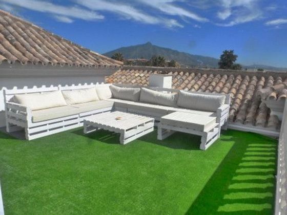 Foto 2 de Xalet en lloguer a urbanización Montecarlo de 5 habitacions amb terrassa i piscina