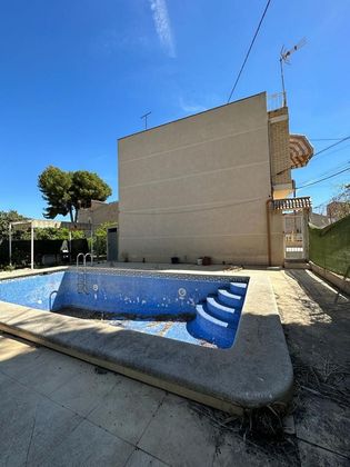 Foto 1 de Casa en venda a Barriomar de 4 habitacions amb terrassa i piscina