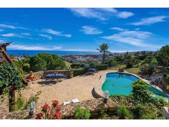 Foto 1 de Casa en venda a La Duquesa de 8 habitacions amb terrassa i piscina