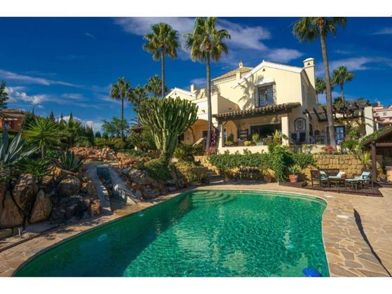 Foto 2 de Casa en venda a La Duquesa de 8 habitacions amb terrassa i piscina