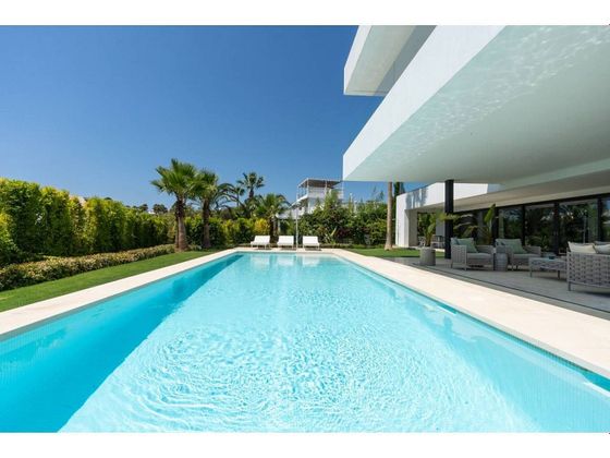 Foto 1 de Venta de casa en Los Naranjos - Las Brisas de 5 habitaciones con terraza y piscina
