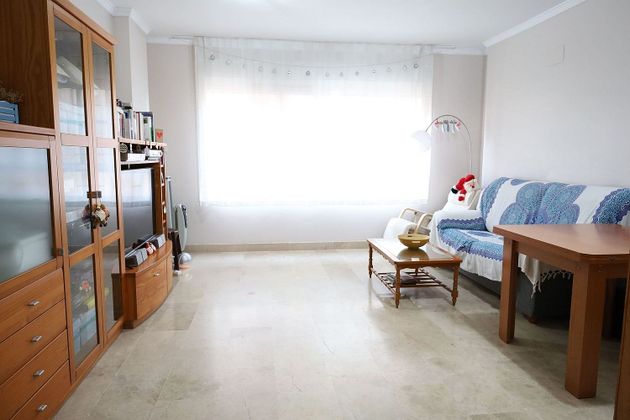 Foto 2 de Pis en venda a Melilla de 2 habitacions amb garatge i ascensor