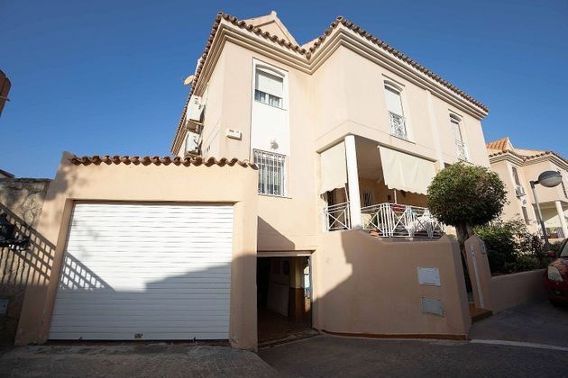 Foto 1 de Chalet en venta en Melilla de 5 habitaciones con terraza y piscina