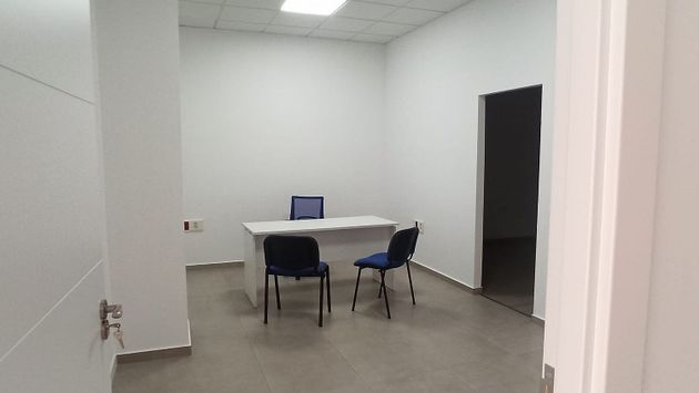 Foto 1 de Alquiler de oficina en calle Tcoronel Romero Baltasar de 60 m²