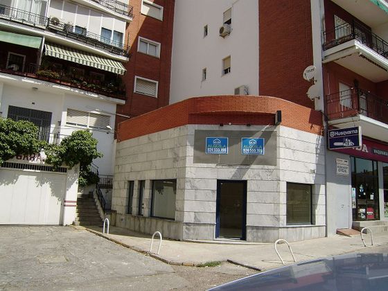 Foto 1 de Venta de local en avenida Adolfo Díaz Ambrona de 65 m²