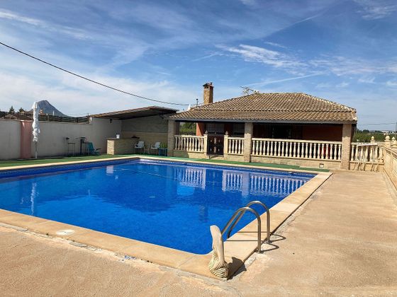Foto 2 de Chalet en venta en calle Paraje de 3 habitaciones con terraza y piscina