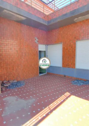 Foto 1 de Venta de casa adosada en Puebla de Soto de 4 habitaciones con terraza y jardín