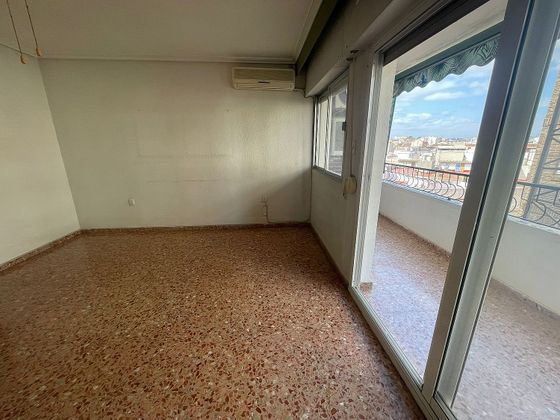 Foto 2 de Venta de piso en avenida Martínez Campos de 4 habitaciones con balcón y aire acondicionado