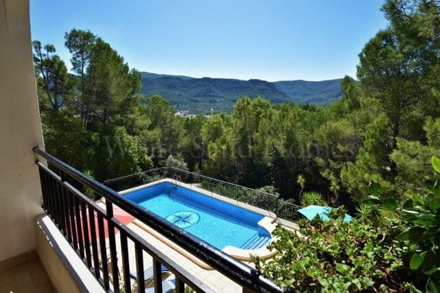 Foto 2 de Venta de chalet en Almiserà de 4 habitaciones con terraza y piscina