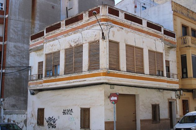 Foto 1 de Casa en venta en calle Villajoyosa de 4 habitaciones con terraza y garaje