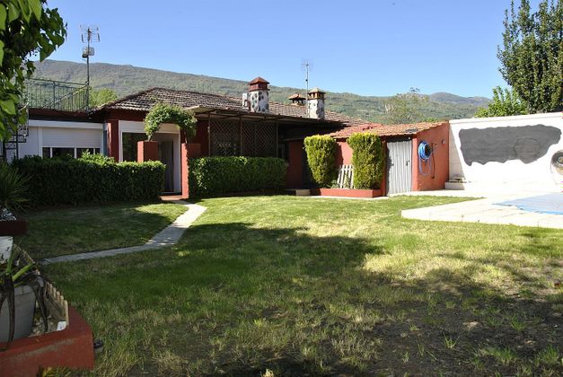 Foto 1 de Casa en venda a Casas del Castañar de 3 habitacions amb terrassa i piscina
