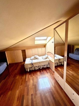 Foto 2 de Dúplex en venda a calle De la Cámara de 4 habitacions amb mobles i balcó