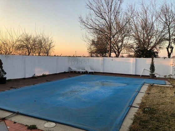 Foto 2 de Xalet en venda a Torremayor de 10 habitacions amb piscina i jardí