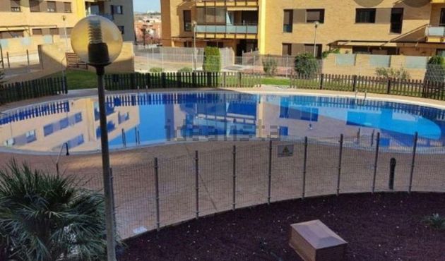 Foto 1 de Pis en venda a Oeste de 3 habitacions amb terrassa i piscina