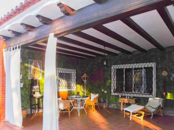 Foto 2 de Xalet en venda a calle Sierra Espadán de 5 habitacions amb terrassa i piscina